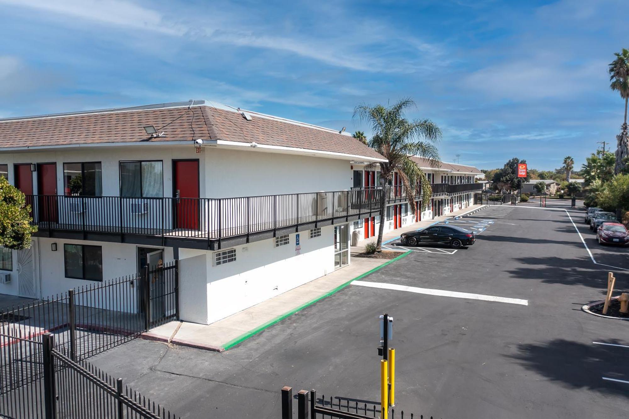 Econo Lodge Stockton Near I-5 Fairgrounds Exterior foto